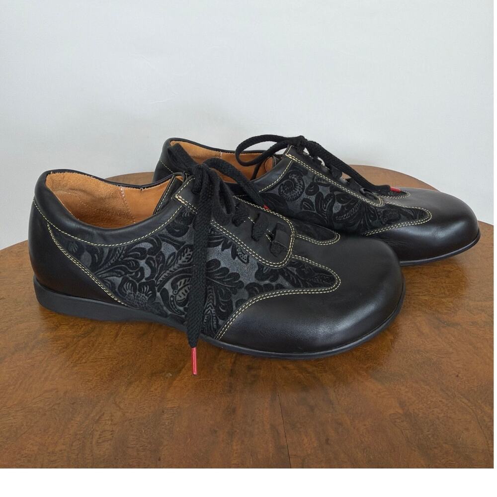 Think! Black Flocked Damask Leather Red Aglet Lace Up Sneaker 10 - Picture 3 of 9